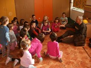 návštěva -housle školka